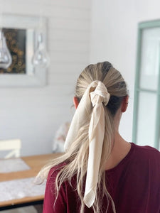 Mini bretzel - Ruban à cheveux en soie - Crème